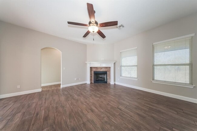 Photo - 207 Casey Ln