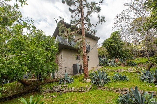 Building Photo - Franklin Hills Hideaway Available for Leas... Rental
