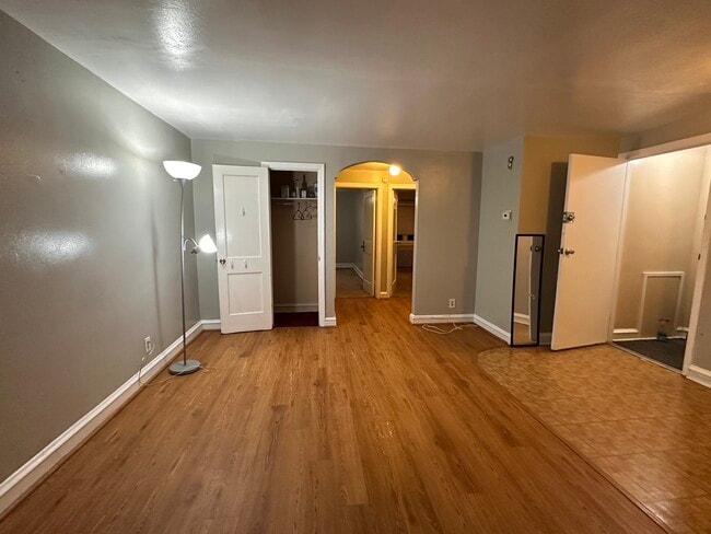 Building Photo - 1335 E Sedgwick St Unit 2