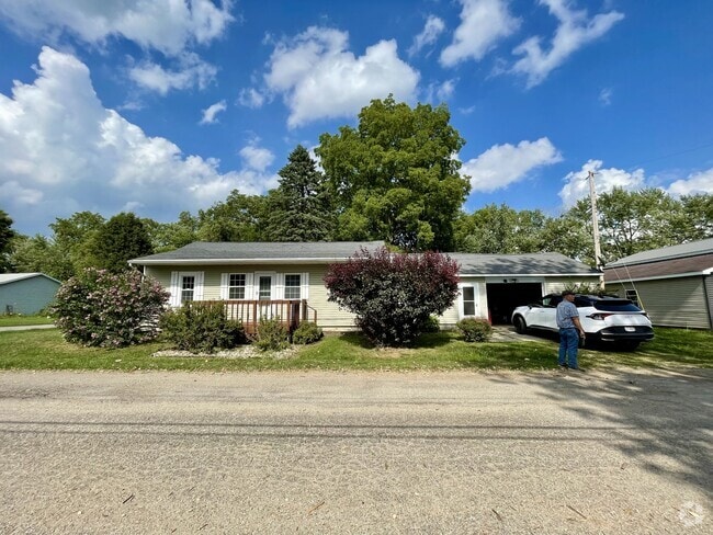 Building Photo - 3510 Lakeshore Dr Rental