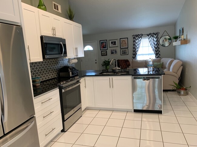 Photo - 2732 Adela Ave