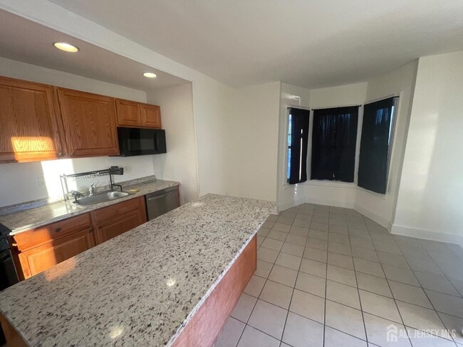 Photo - 577 Rahway Ave