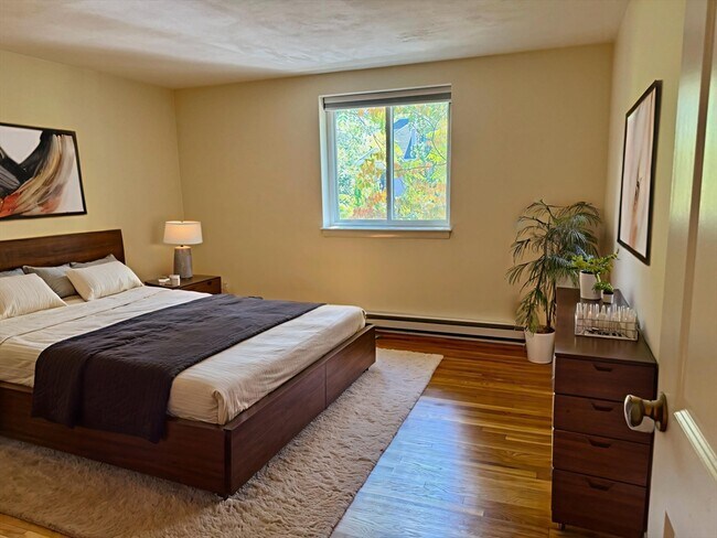 39 Englewood Ave Unit 12