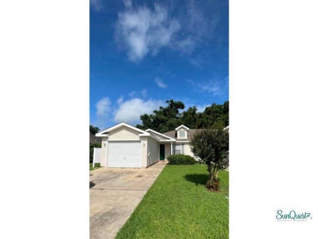 Building Photo - Adorable cottage style home available for 3/6