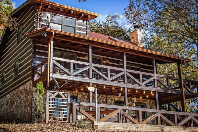 Photo - 212 Dogpatch Ln