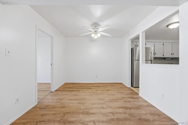 Photo - 13-27 Bell Blvd Unit 3