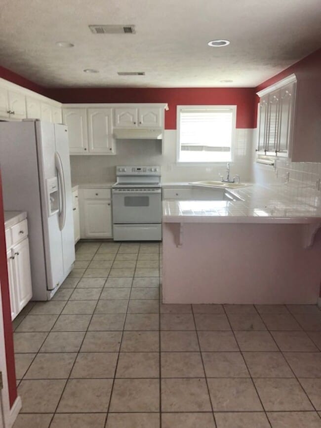 Photo - 117 Gardenview Dr