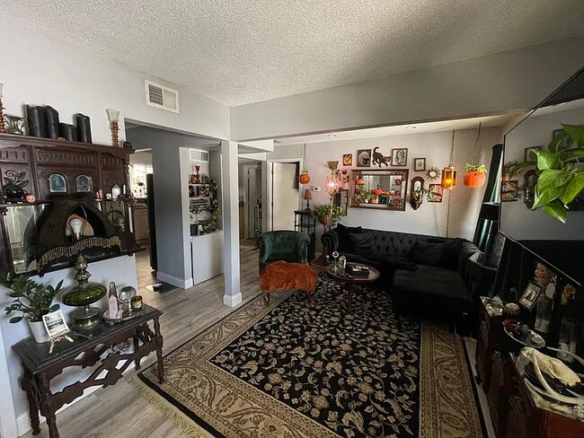 Photo - 1009 NE Lowry Ave Unidad 2