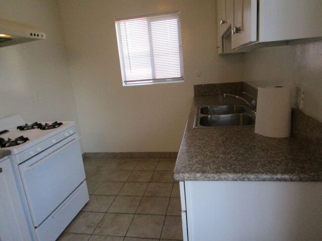 Photo - 890 W El Repetto Dr Unidad E