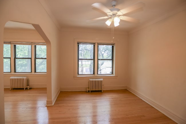 Photo - 2035 W Wellington Ave Unit 2