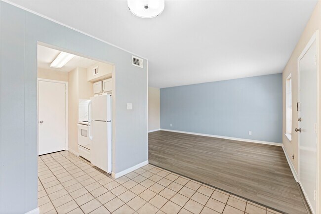 Photo - 3316 Burke Rd Unit 43