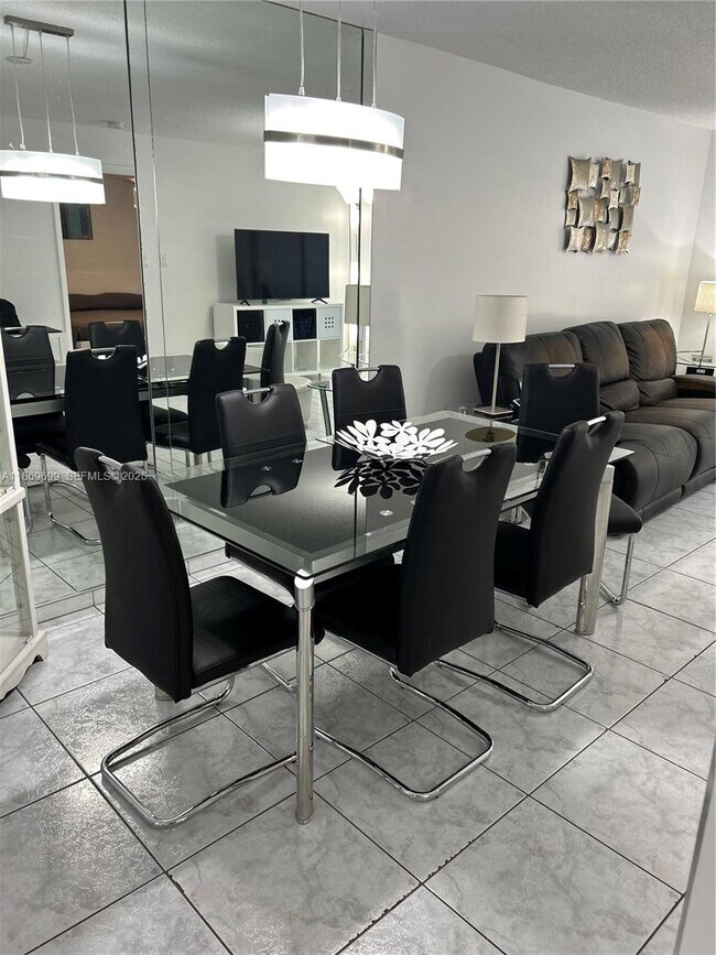 Photo - 17801 N Bay Rd Unidad 203