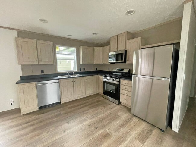 Photo - 781 W Walcott Rd
