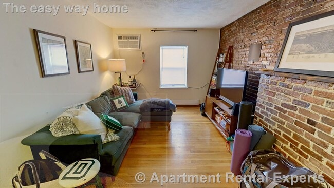 Building Photo - 267 Main St Unit #3A