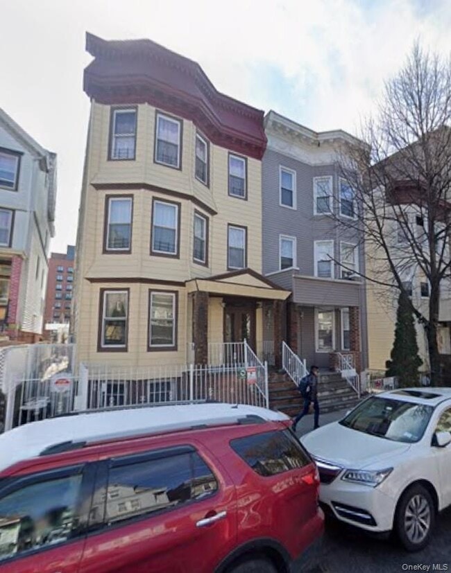 Building Photo - 3084 Decatur Ave Unit 2nd floor