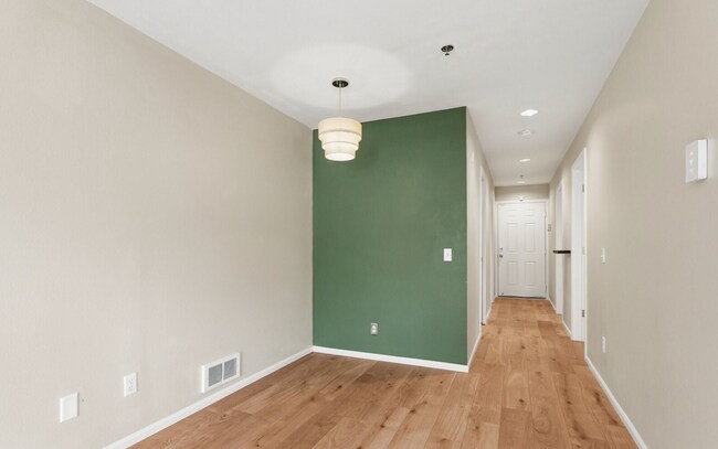 Photo - North Admiral 2BR Condo w/ Balcony & View! Won't Last Long!!