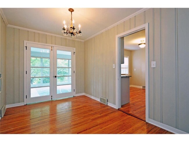 Photo - 155 Benton Ave