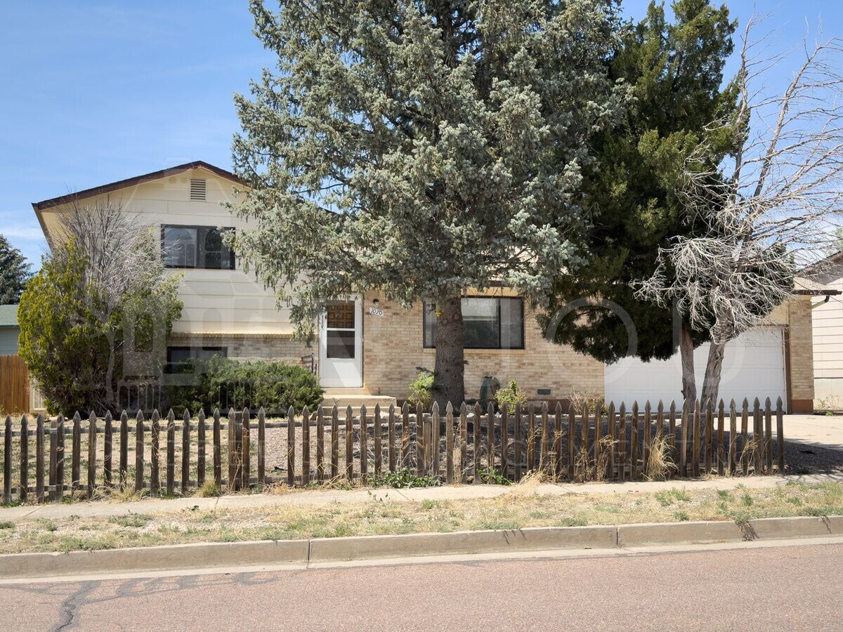 3 Bedroom in Rustic Hills - 3 Bedroom in Rustic Hills