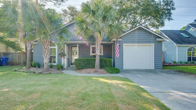 Building Photo - 3 bedroom 2 bathroom house in Chelsea Park...