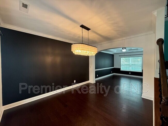 Photo - 1103 Magenta Way