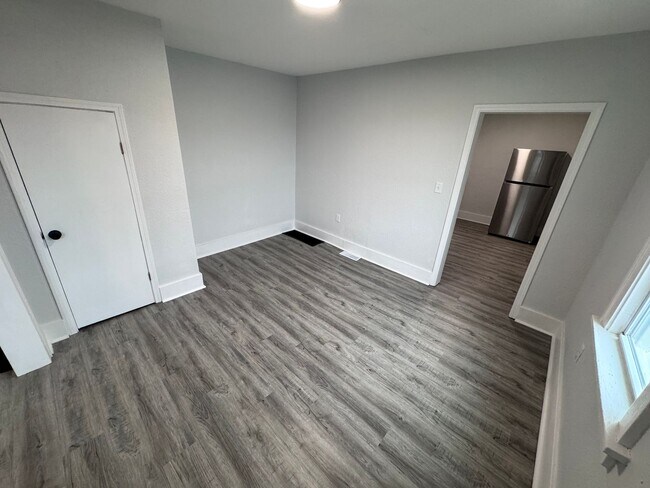 116-118 S Rustin St