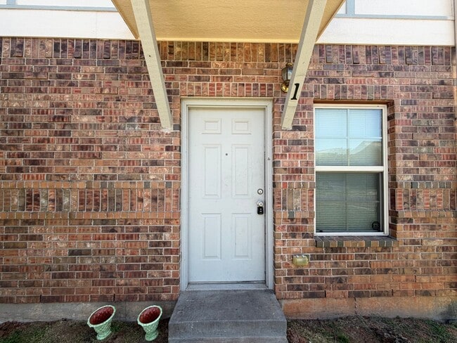 Building Photo - 200 Chalmette Dr Unit 200-1