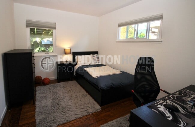 Photo - Charming 3 bed, 2 bath home nestled on a l...