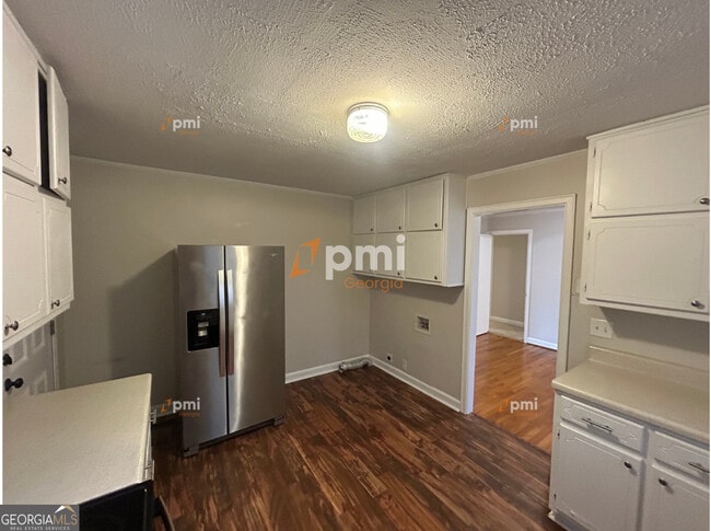 Photo - 1463 Beatty St