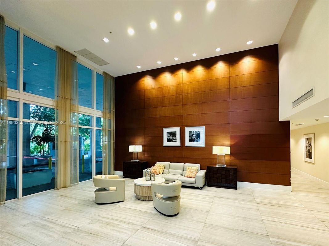 Photo - 1871 NW S River Dr