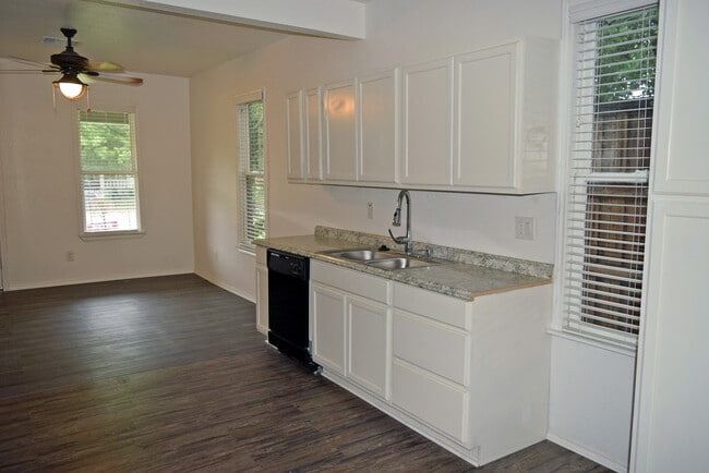 Photo - 1807 Fairmount Ave