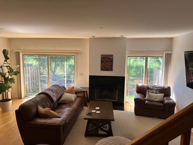 Photo - 152 Finstad Dr