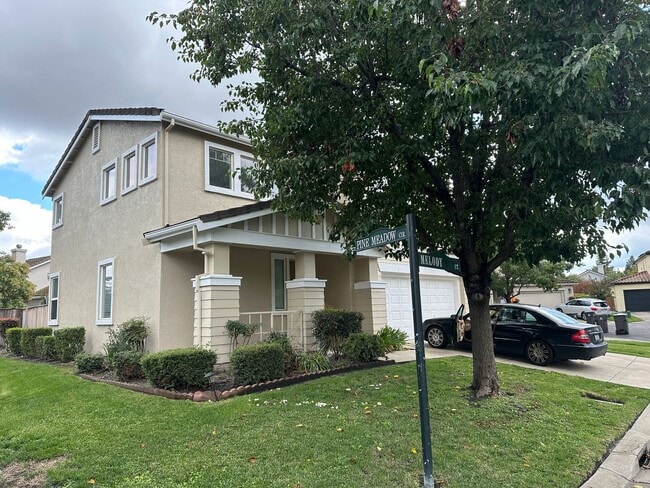 Photo - Great Location! 4BD | 2.5BA | Desirable Br...