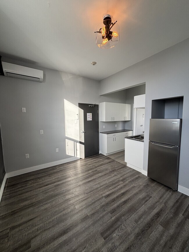 Photo - 117 Christina St N Unit 214