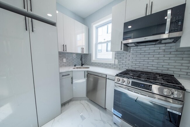 Photo - 1409 Manhattan Ave Unit 3