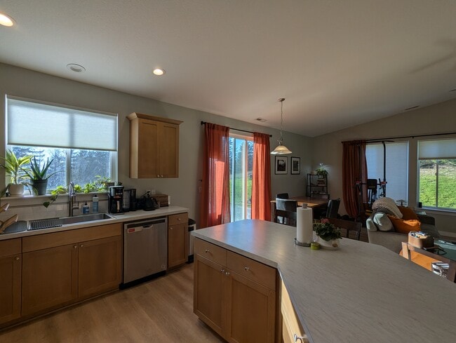 Photo - 342 Helens Ln