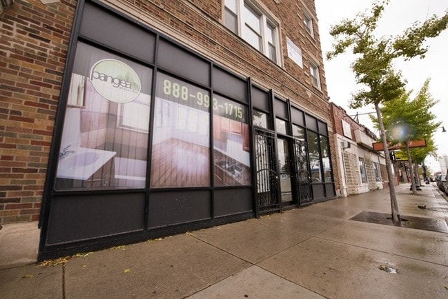 Fotografía del edificio - 211-17 E 71st Chicago, IL 60619