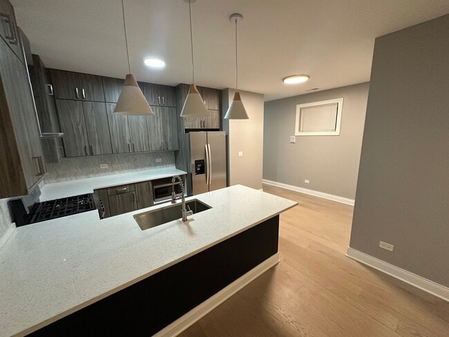 Photo - 4950 S Michigan Ave