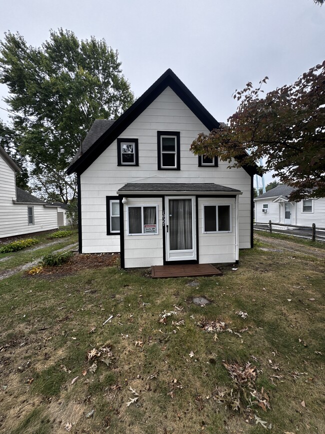 Building Photo - 1027 West St