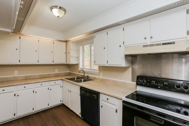 Photo - 3451 Harle St