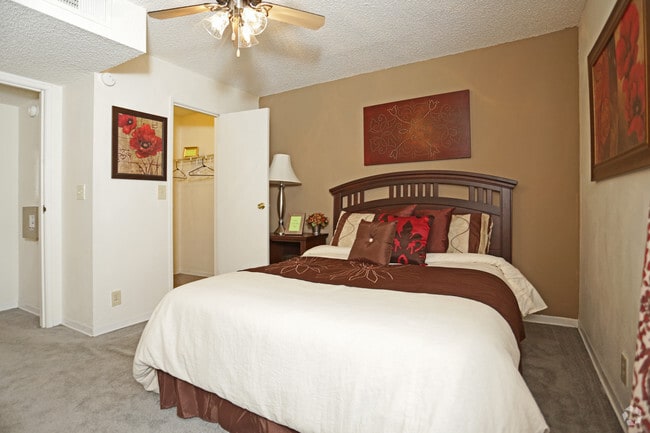 1BR, 1BA - 804SF - BEDROOM