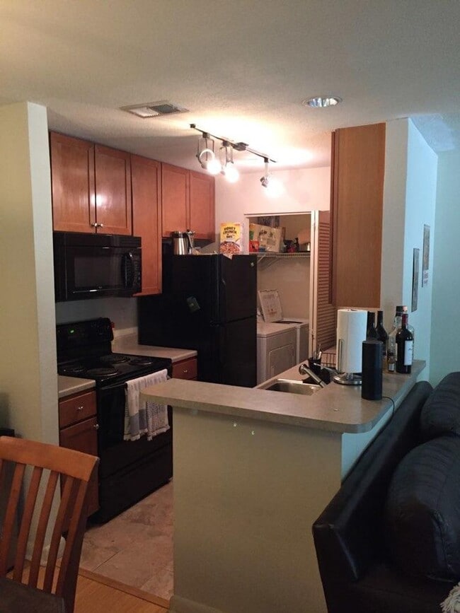 Photo - 277 Alexandra Dr Unit 7