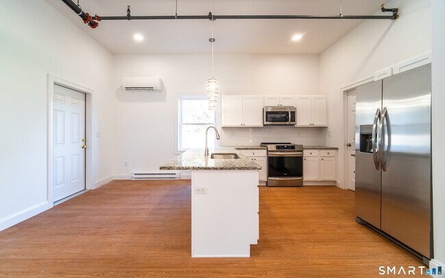 Photo - 1154 Poquonnock Rd