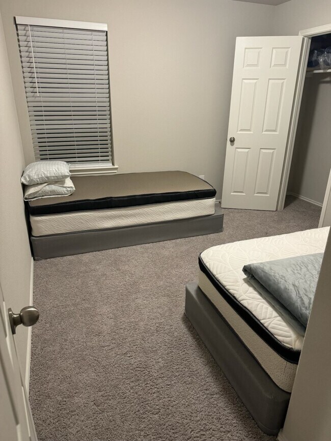 Photo - 4310 Stuebner Hl Dr