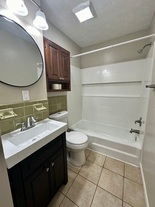 Photo - 1603 Woodland Ave NW