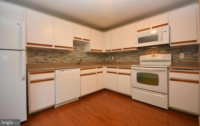Photo - 3151 Ellenwood Dr