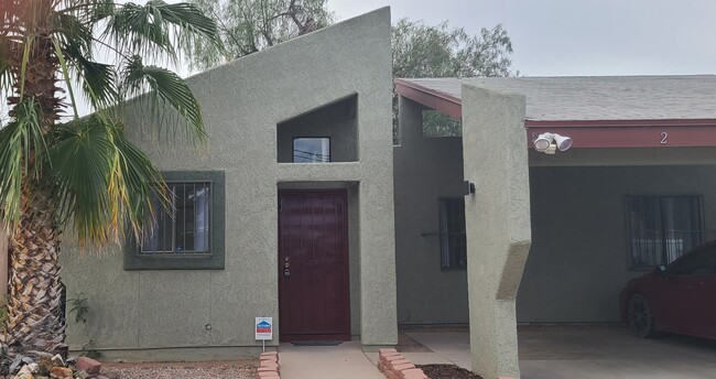 Photo - 5604 E 26th St