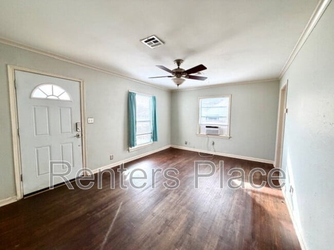 Photo - 4707 E 7th St