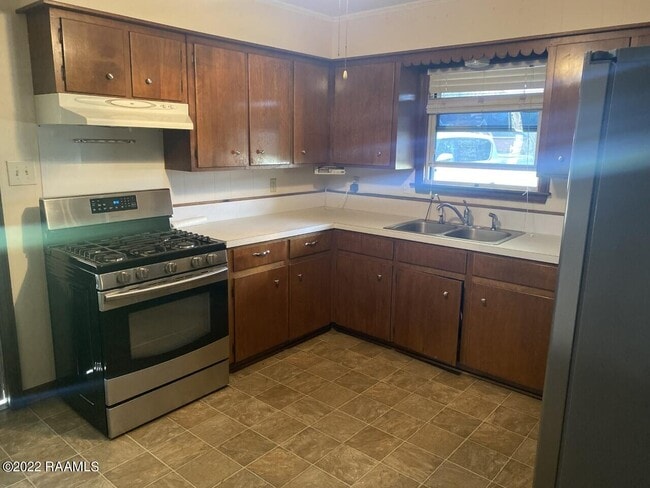 Photo - 109 Yvonne St