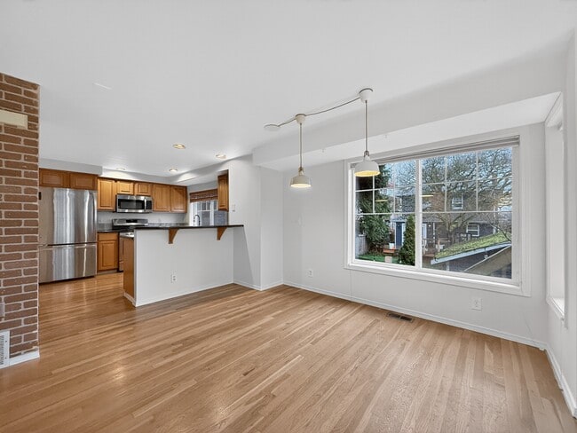 Photo - 4418 Corliss Ave N