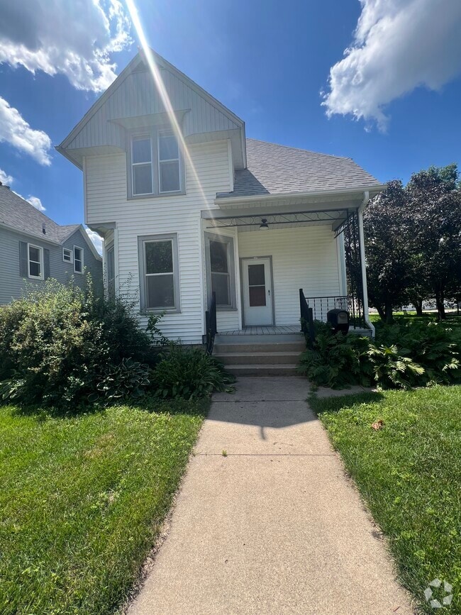 Building Photo - 507 Center Ave Rental